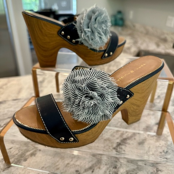 Tommy Hilfiger Blue leather strap with Fabric Flower - Picture 3 of 9